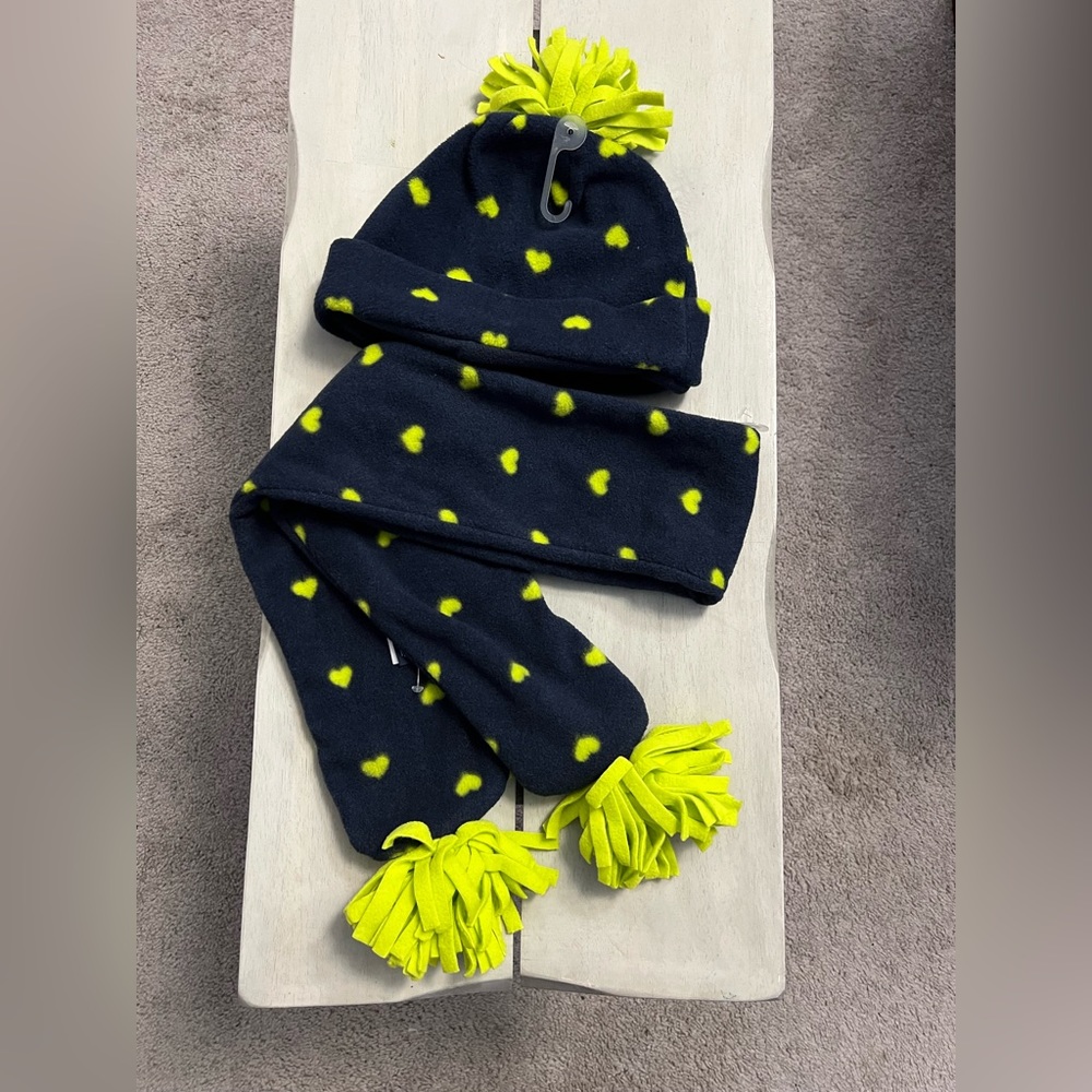 Gap hat and scarf. Hat S/M. Scarf One Size.